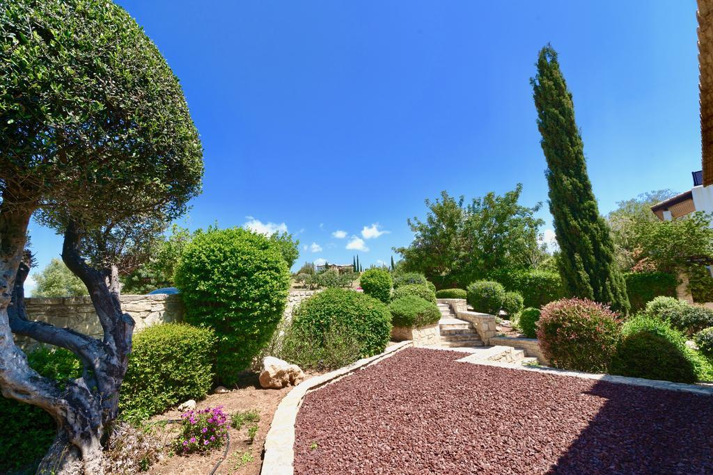 4 Bedroom Villa Helidoni With Private Infinity Pool, Aphrodite Hills Resort Kouklia Luaran gambar