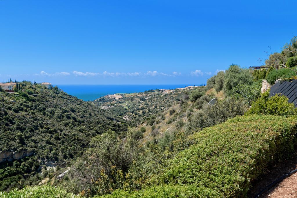 4 Bedroom Villa Helidoni With Private Infinity Pool, Aphrodite Hills Resort Kouklia Luaran gambar