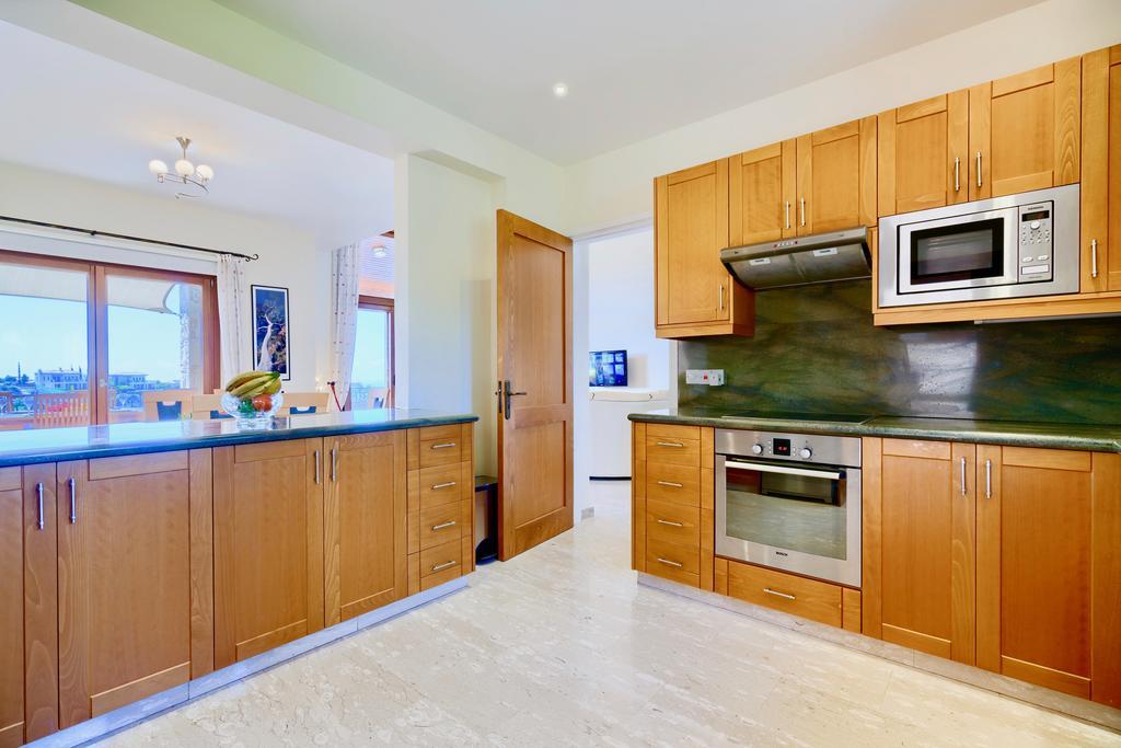 4 Bedroom Villa Helidoni With Private Infinity Pool, Aphrodite Hills Resort Kouklia Luaran gambar